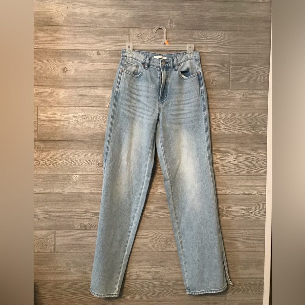 Pacsun jeans‎ size 25 baggy jean slit in sides Good condition